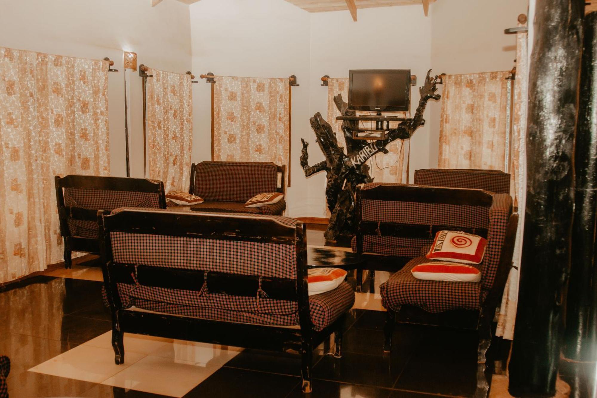 Ngorongoro Camp And Lodge คาราทู ภายนอก รูปภาพ